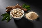 Ashwagandha Kapseln mit Pulver – hell